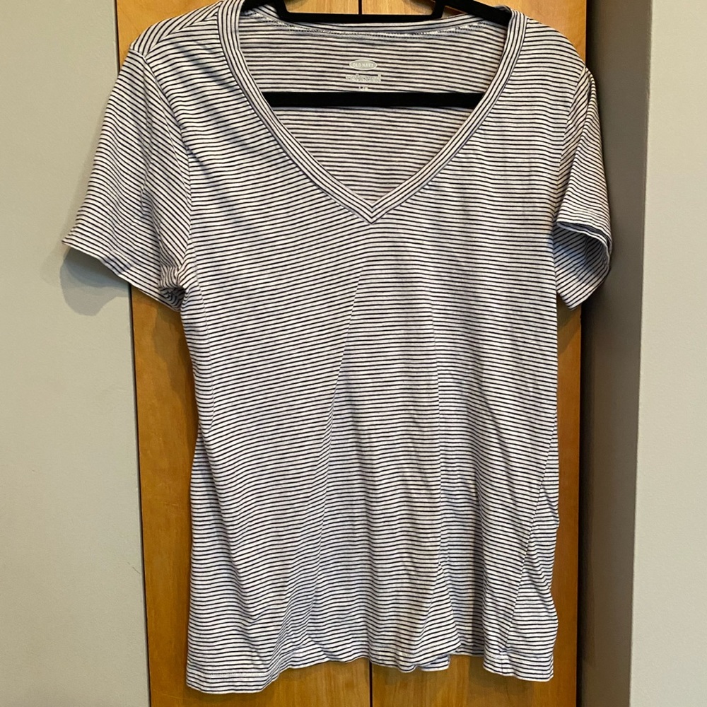 Old Navy white & navy striped vneck tee